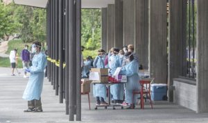 華大出現聚集性新冠感染 同一宿舍區確診百餘例患者